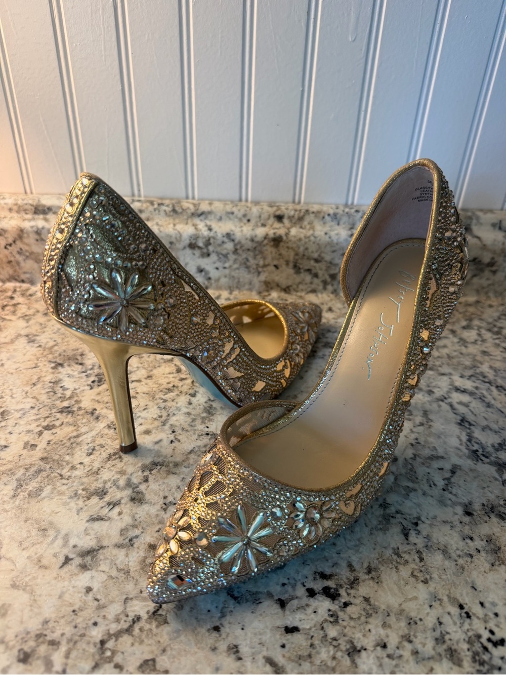 Betsey Johnson Gold Beaded Floral Pointed-Toe Pumps Wedding Gems 💎 Blue Bottom
